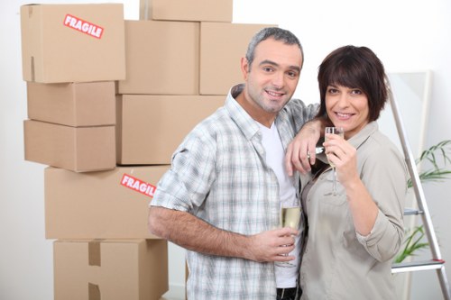 Eastfinchley temporary storage service for nearby neighbourhoods and busy schedules